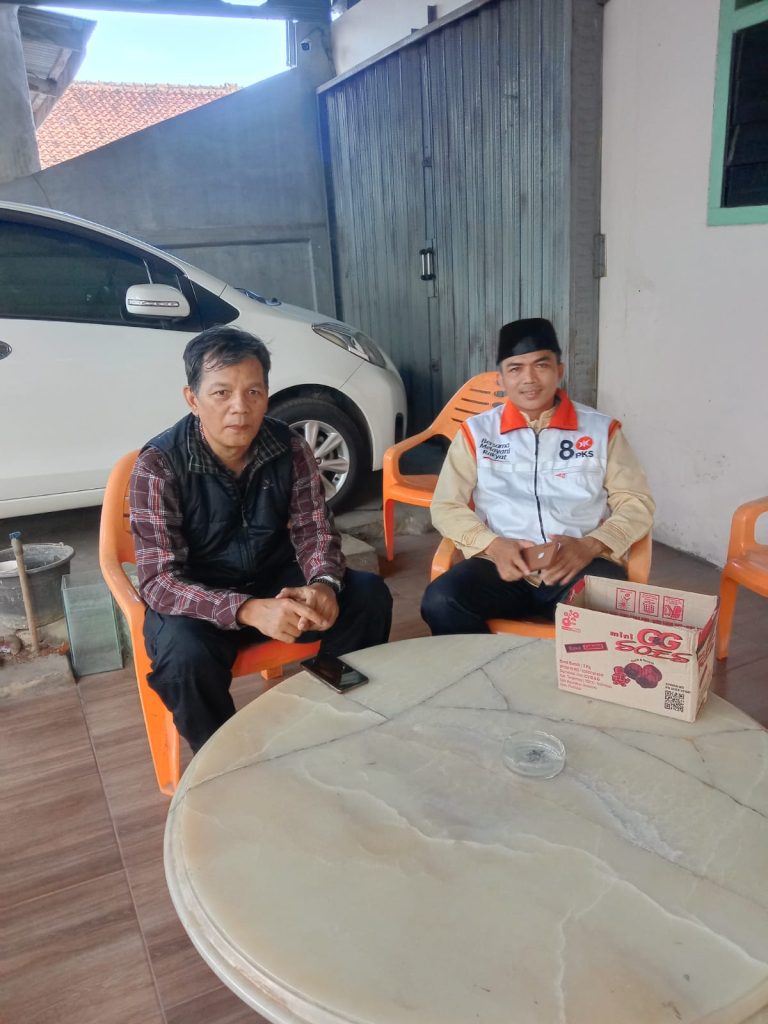 Syarif Hidayat santuni Warga Kurang Mampu