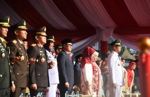 Giri Akbar Bacakan Teks Proklamasi dalam Upacara Peringatan HUT ke-80