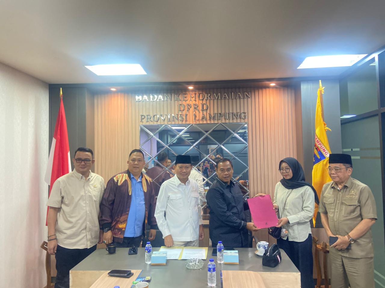 Diduga Kempiskan Ban Mobil Mahasiswi, Anggota DPRD Lampung Dilaporkan ke BK